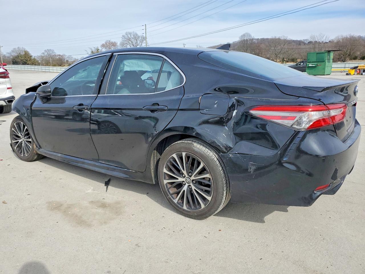 2019 TOYOTA CAMRY L photo 5