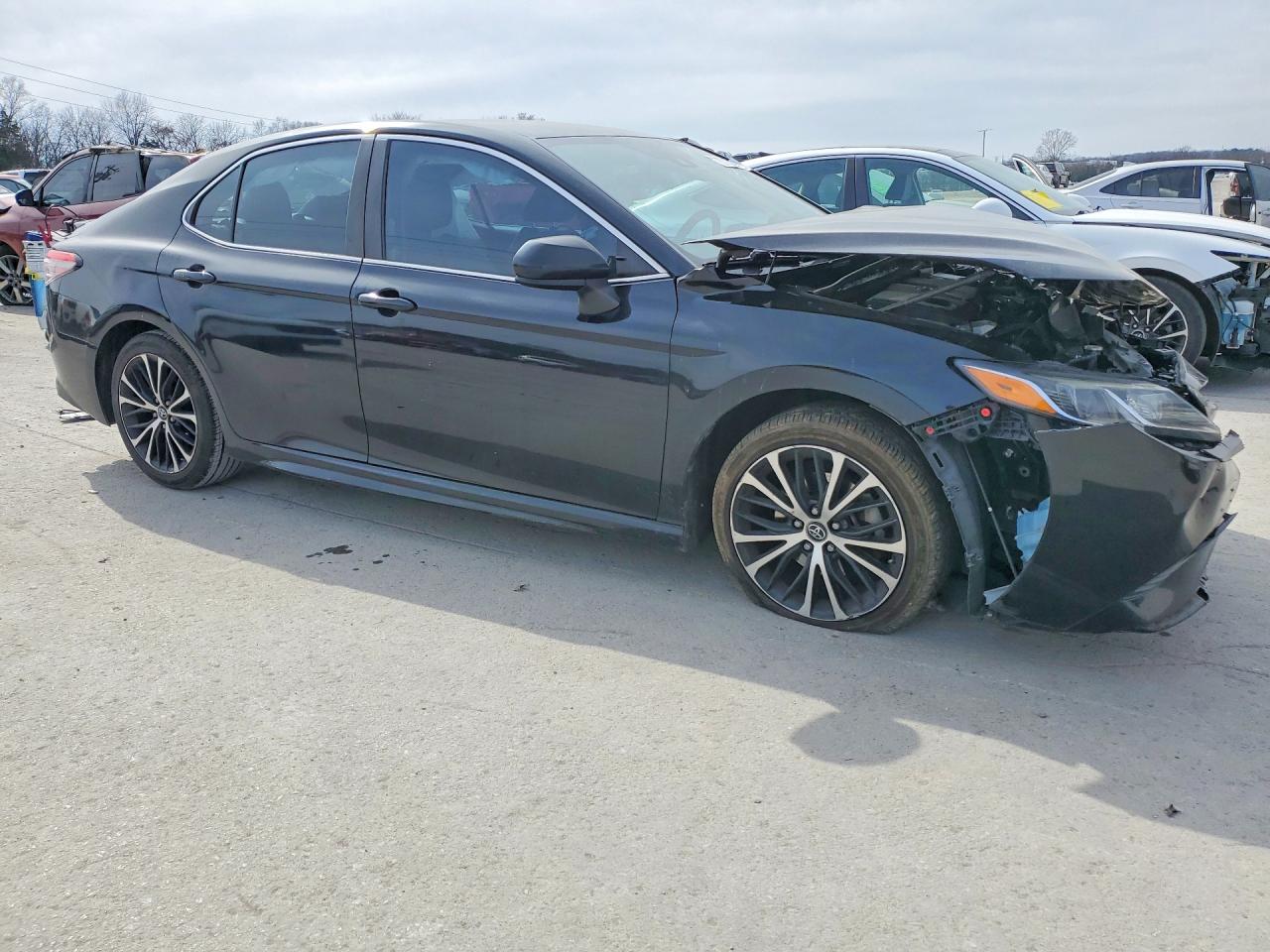 2019 TOYOTA CAMRY L photo 13