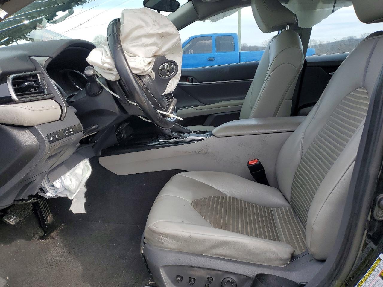 2019 TOYOTA CAMRY L photo 25