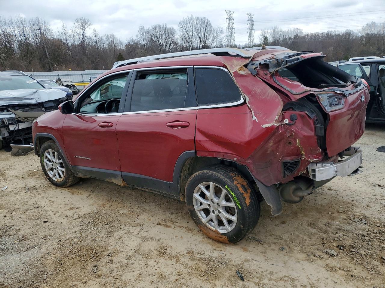 2015 JEEP CHEROKEE LATITUDE photo 2