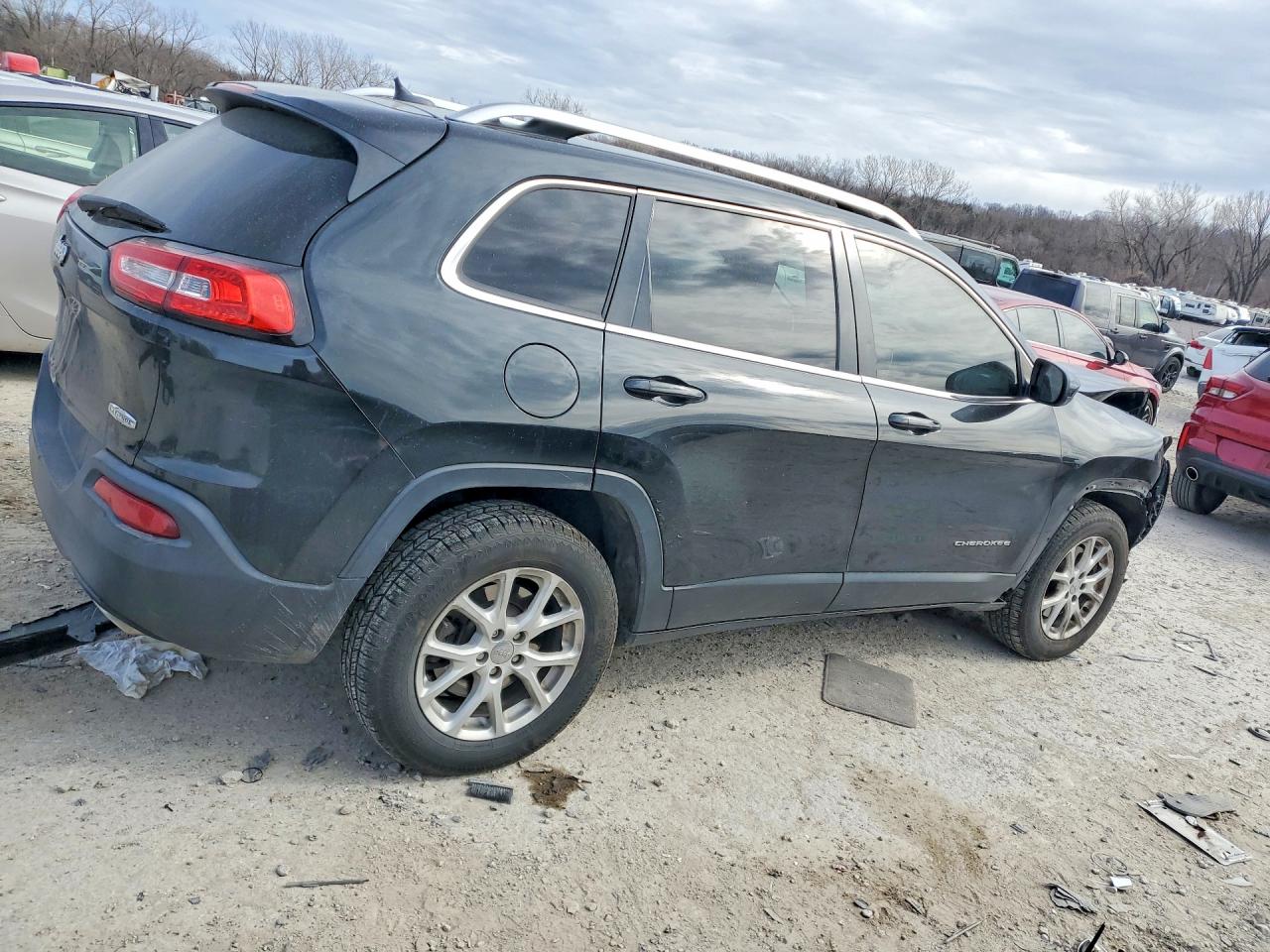 2015 JEEP CHEROKEE LATITUDE photo 3