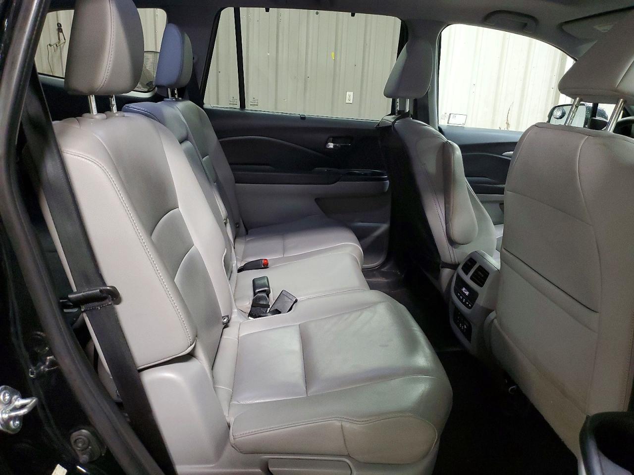 2016 HONDA PILOT EXL photo 28