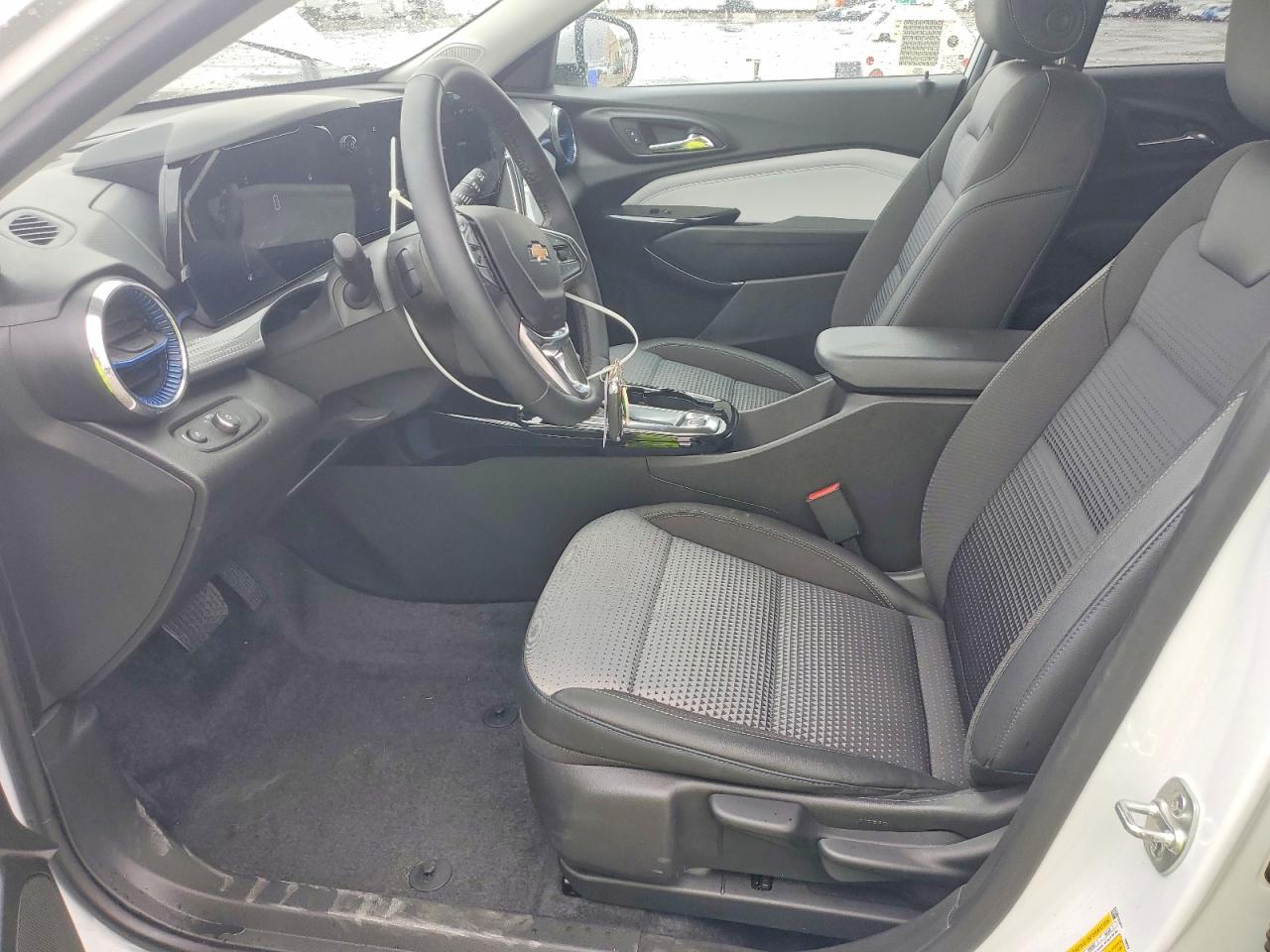 2025 CHEVROLET TRAX 1LT photo 13