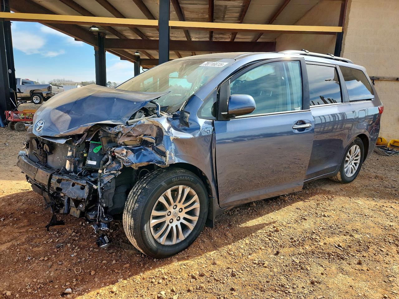 2017 TOYOTA SIENNA