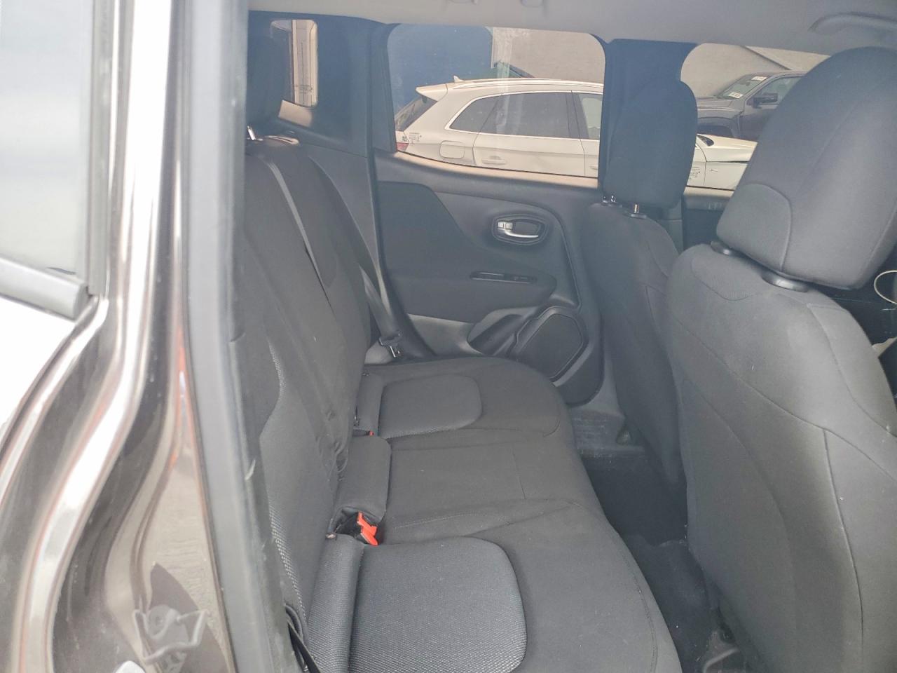 2019 JEEP RENEGADE SPORT photo 11