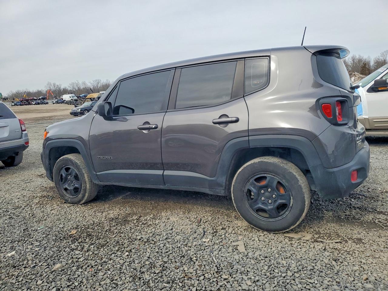 2019 JEEP RENEGADE SPORT photo 2