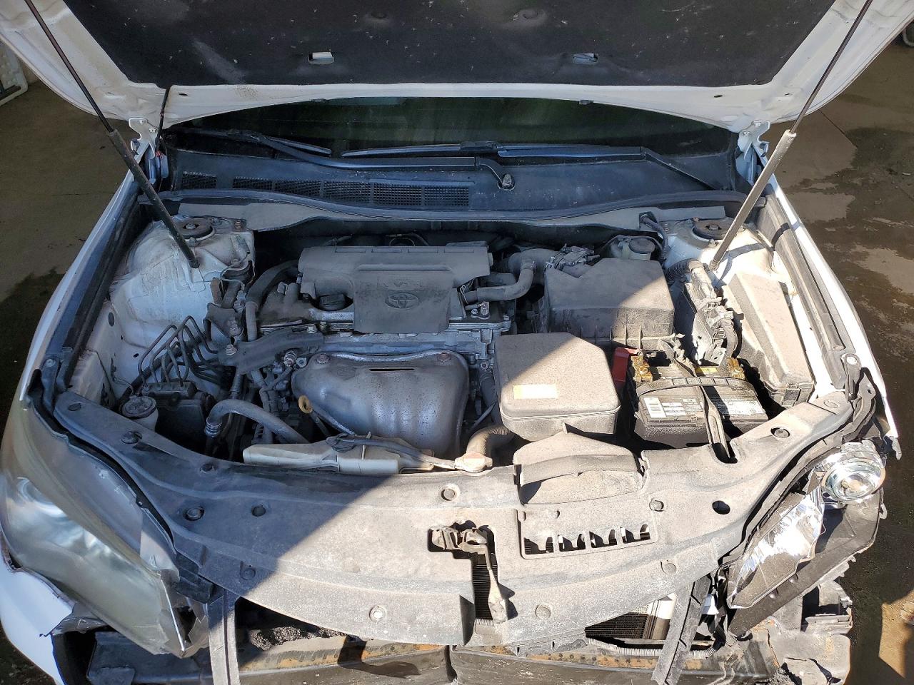 2016 TOYOTA CAMRY LE photo 11