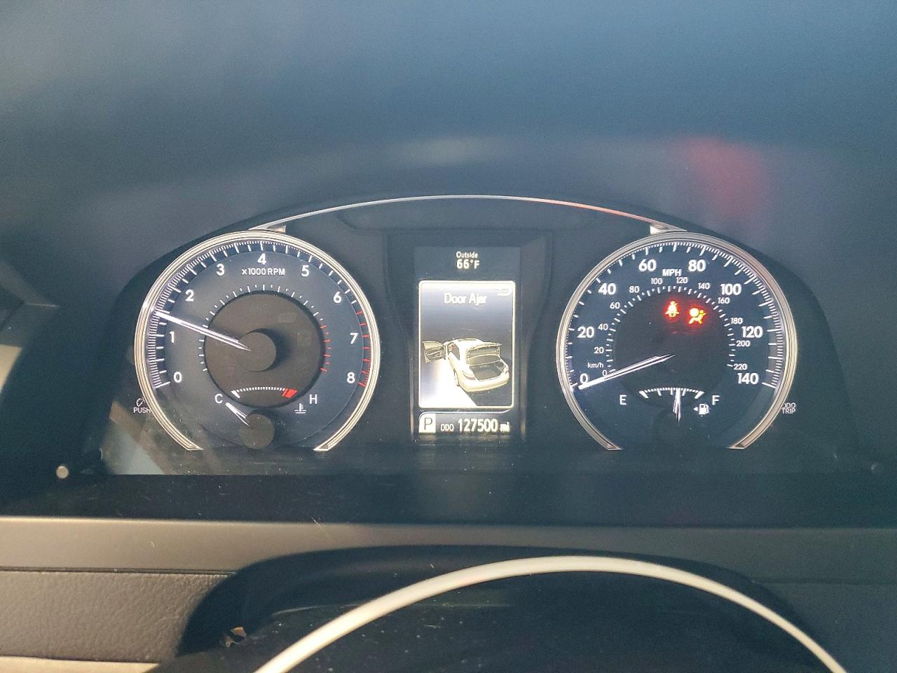 2016 TOYOTA CAMRY LE photo 9