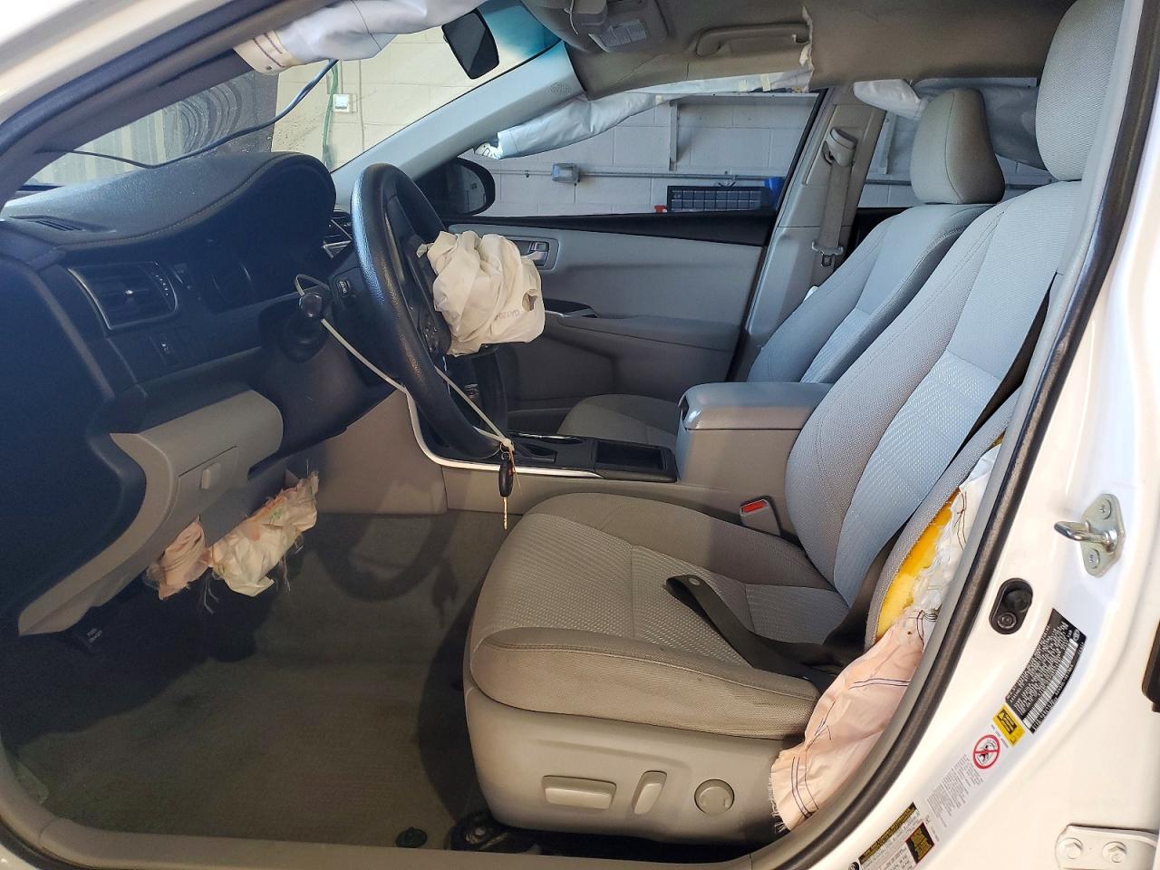 2016 TOYOTA CAMRY LE photo 7
