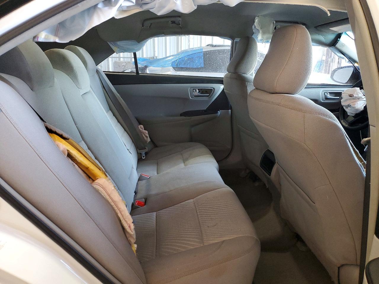 2016 TOYOTA CAMRY LE photo 10