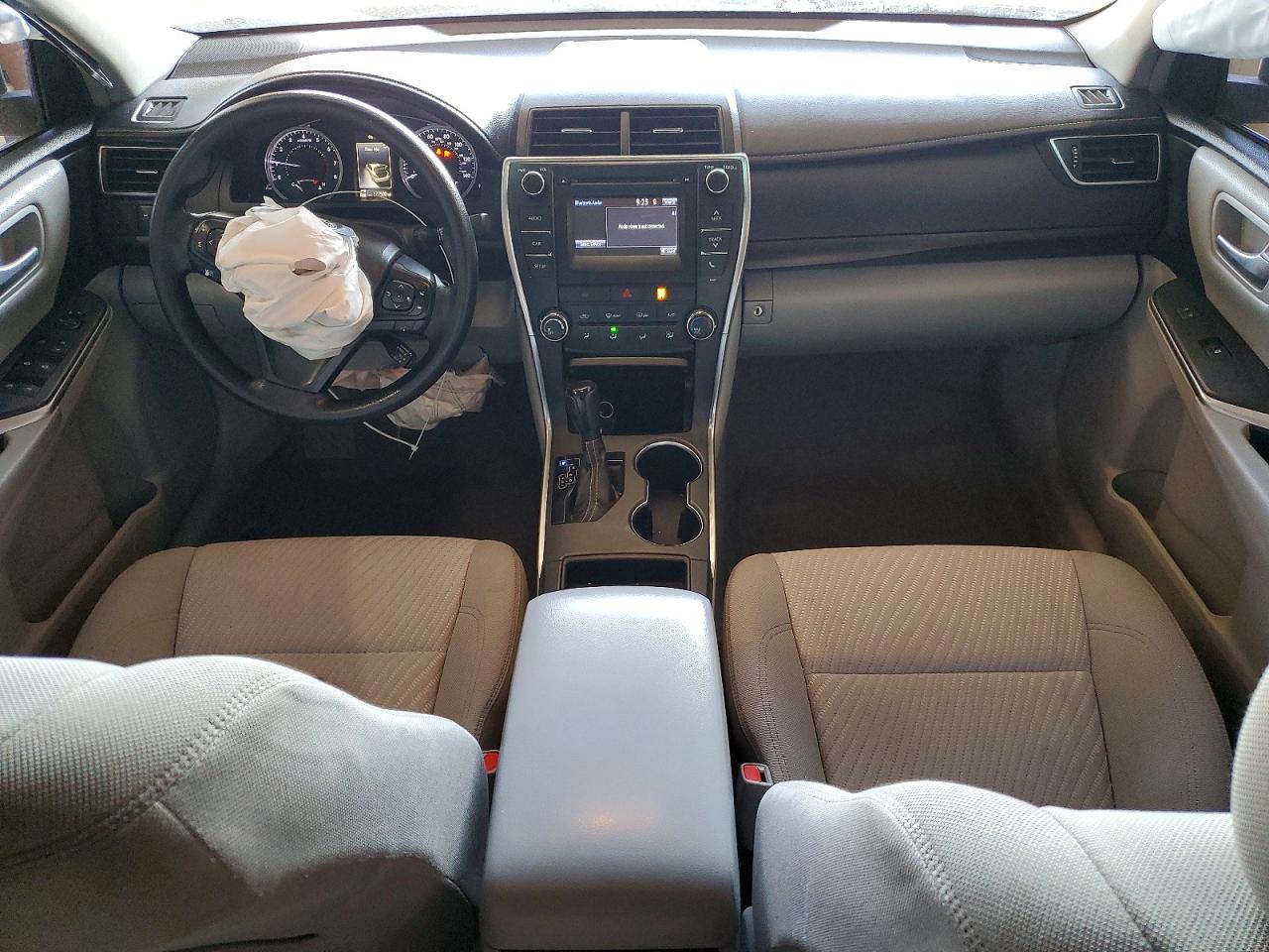 2016 TOYOTA CAMRY LE photo 8