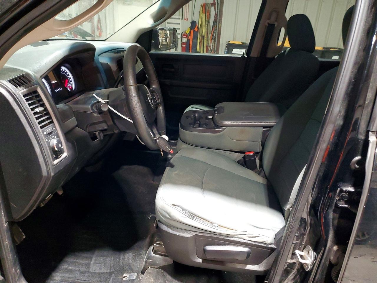 2013 RAM 1500 ST photo 22
