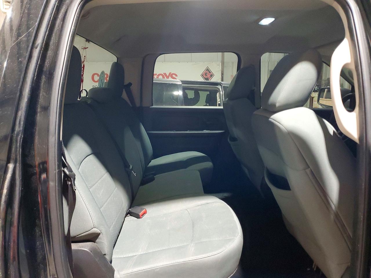 2013 RAM 1500 ST photo 34