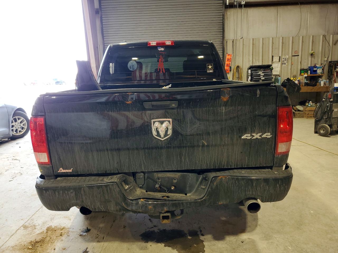 2013 RAM 1500 ST photo 18