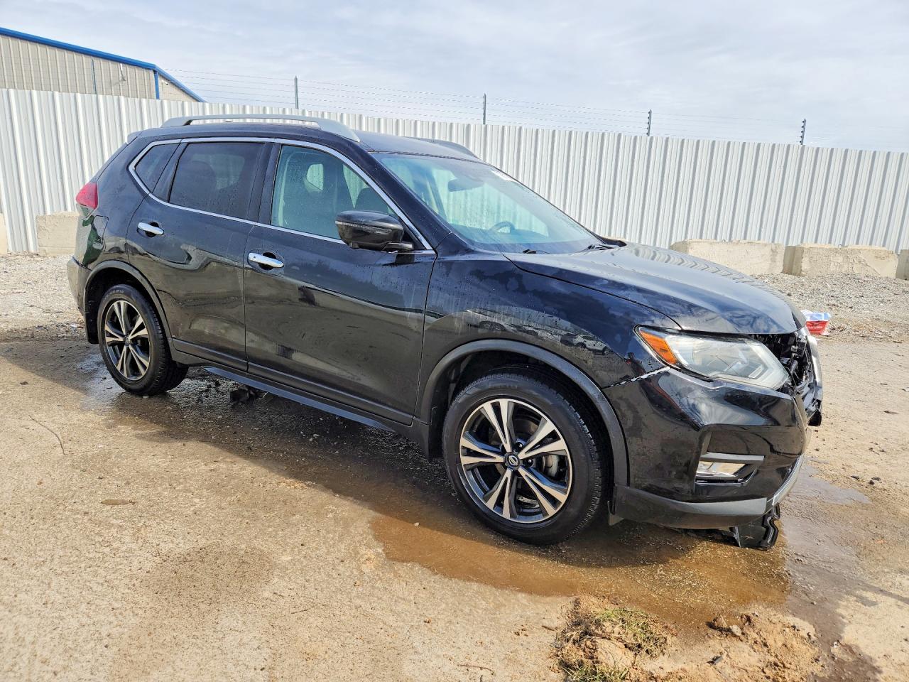 2019 NISSAN ROGUE SV photo 4