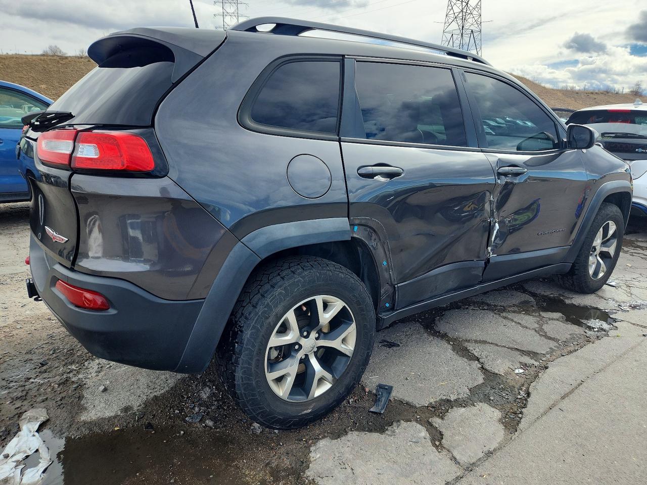 2017 JEEP CHEROKEE TRAILHAWK photo 3