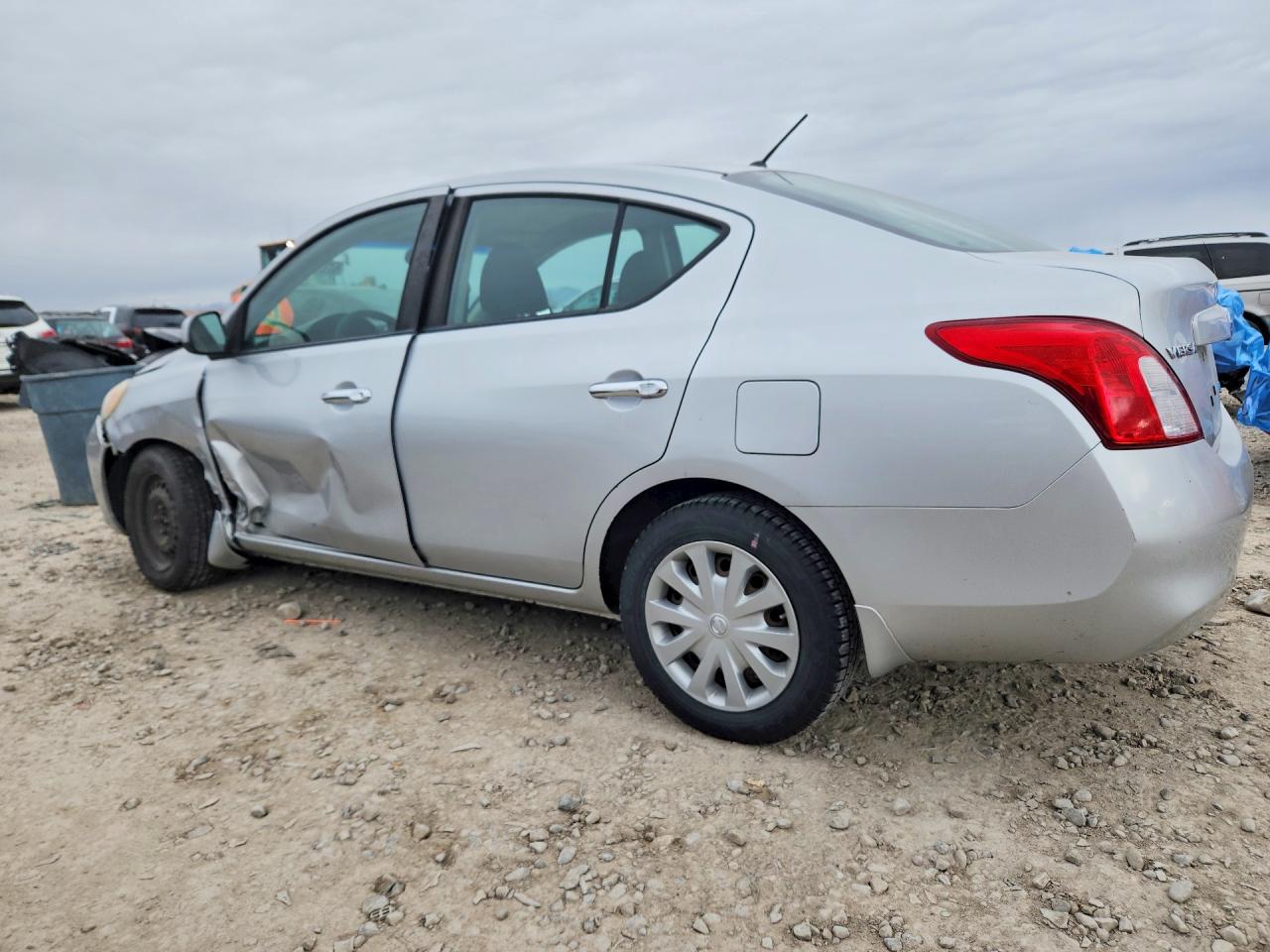 2012 NISSAN VERSA 1.6 S photo 2