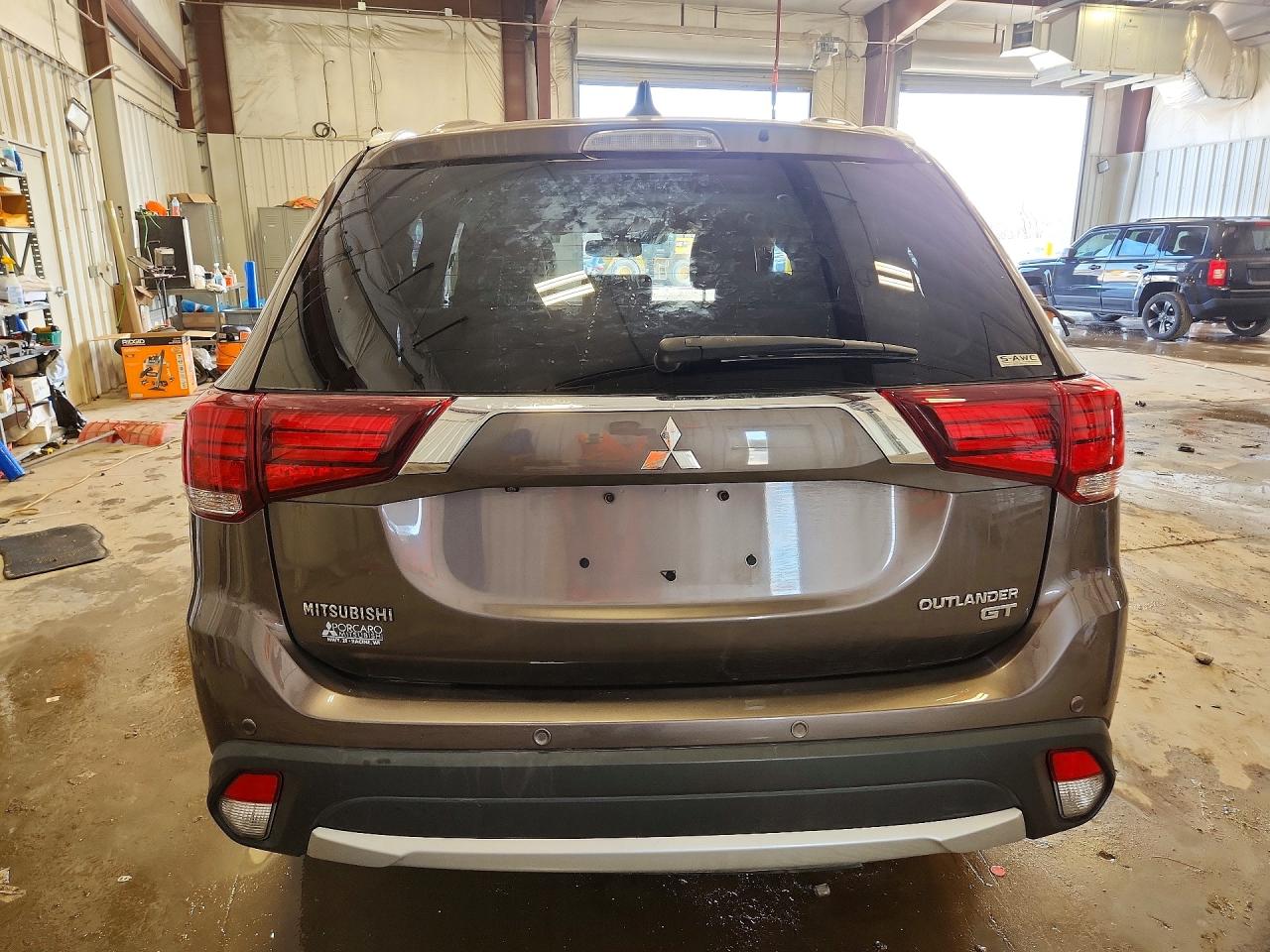 2017 MITSUBISHI OUTLANDER GT photo 11