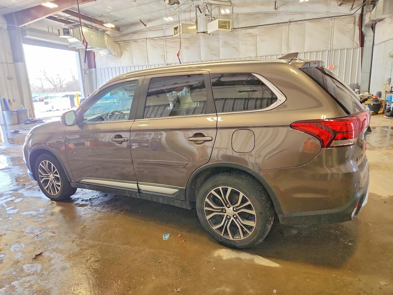 2017 MITSUBISHI OUTLANDER GT photo 3