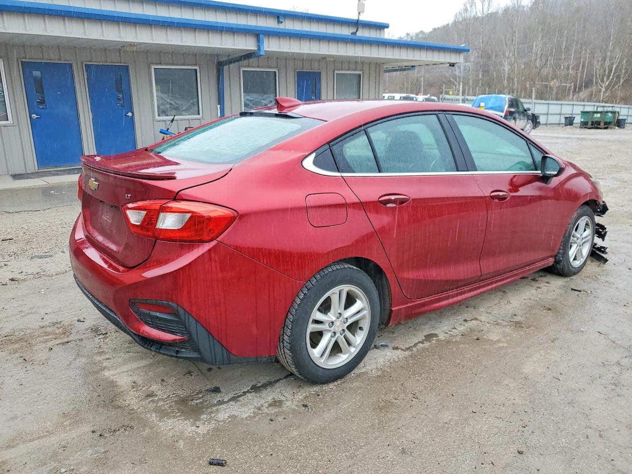 2017 CHEV CRUZE LT photo 5