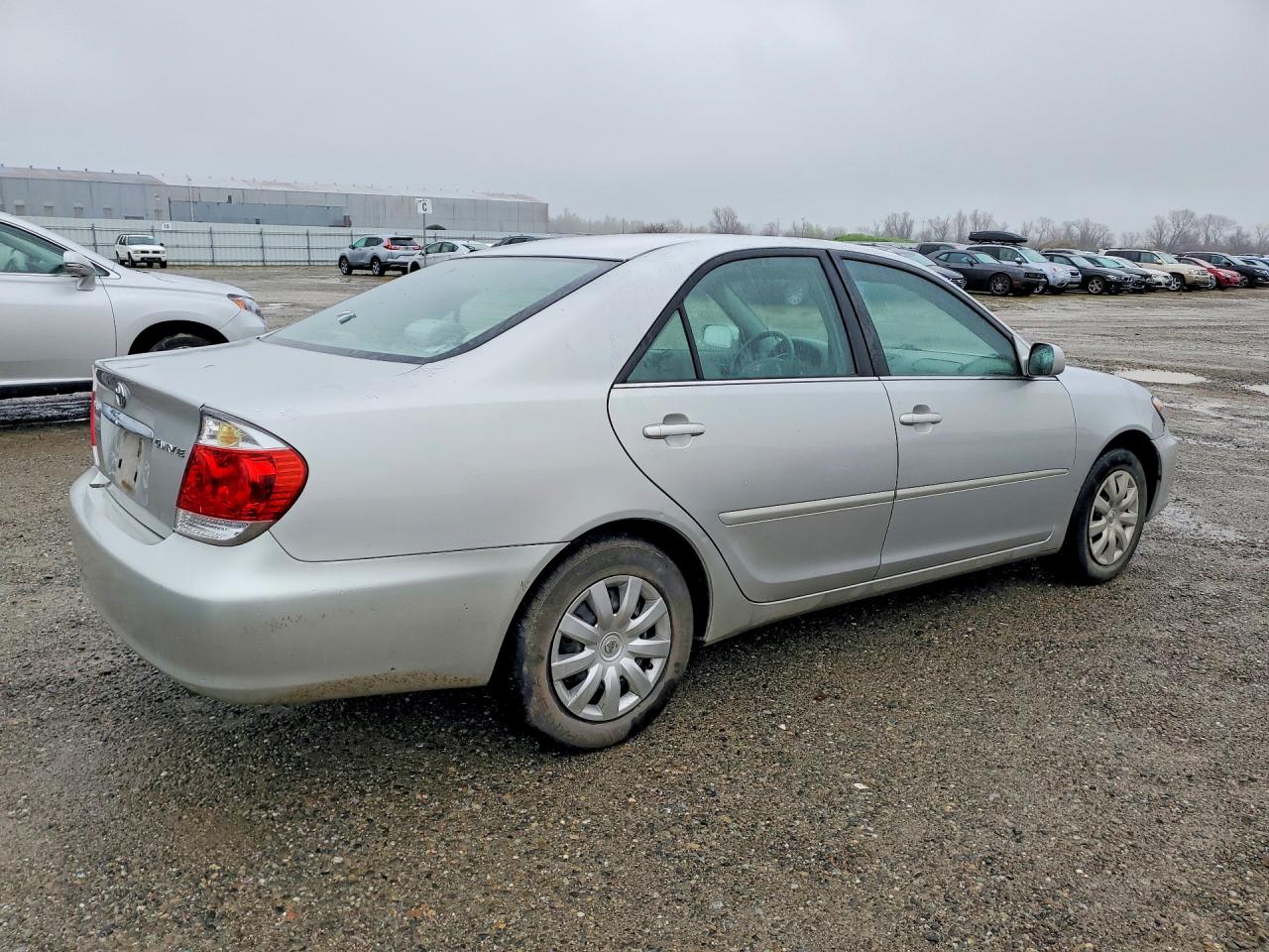 2006 TOYOTA CAMRY LE photo 5