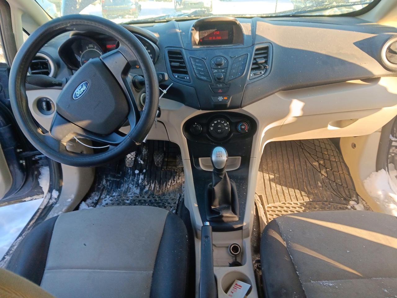 2012 FORD FIESTA S photo 8