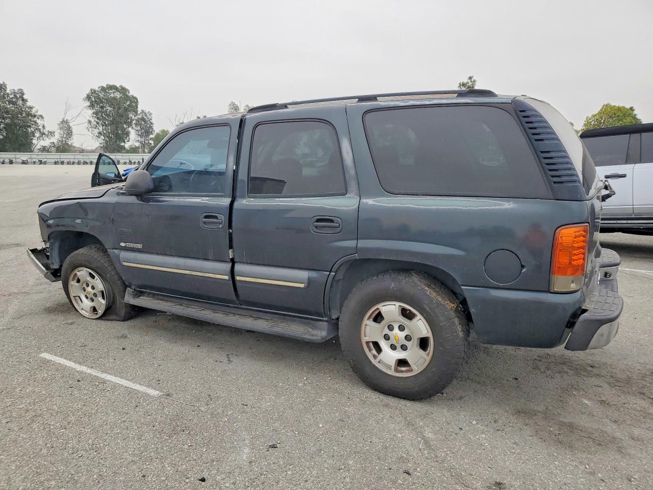 2003 CHEVROLET TAHOE C1500 photo 3