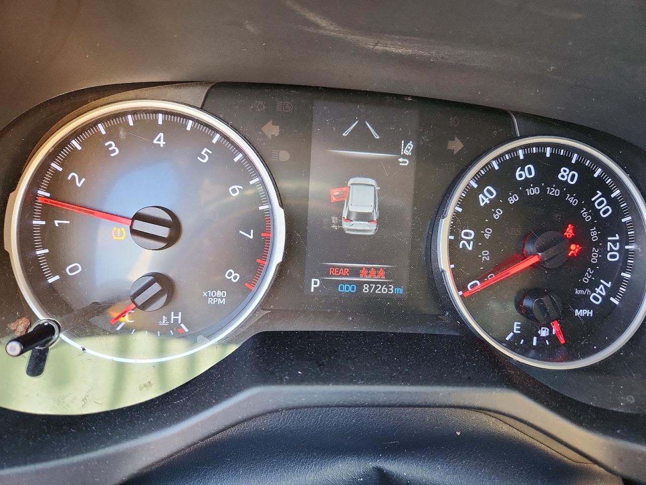 2019 TOYOTA RAV4 LE photo 9