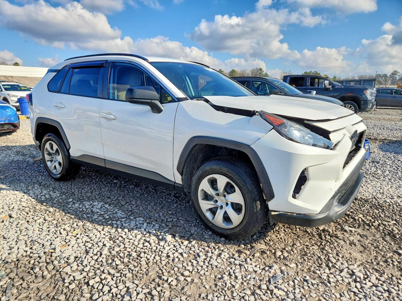 2019 TOYOTA RAV4 LE photo 4