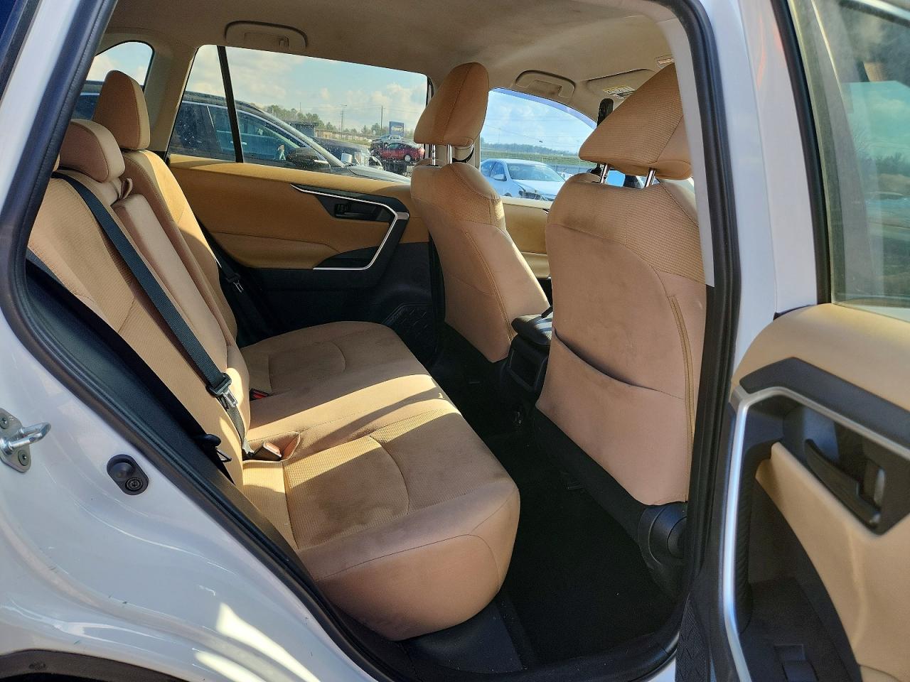 2019 TOYOTA RAV4 LE photo 11