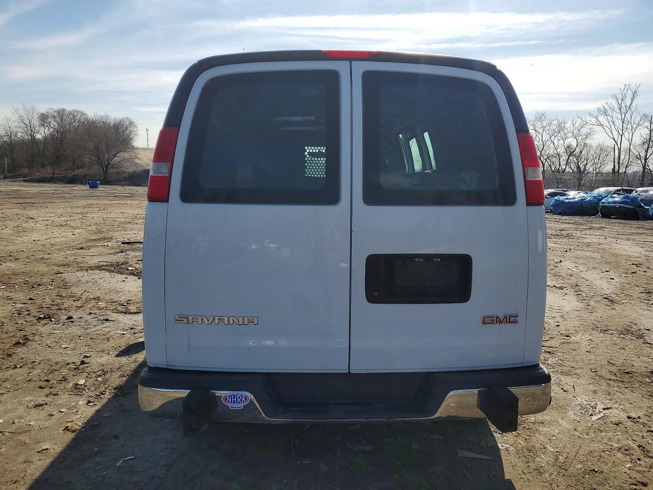 2017 GMC SAVANA 2500 CARGO UTILITY / SERVICE VAN photo 11