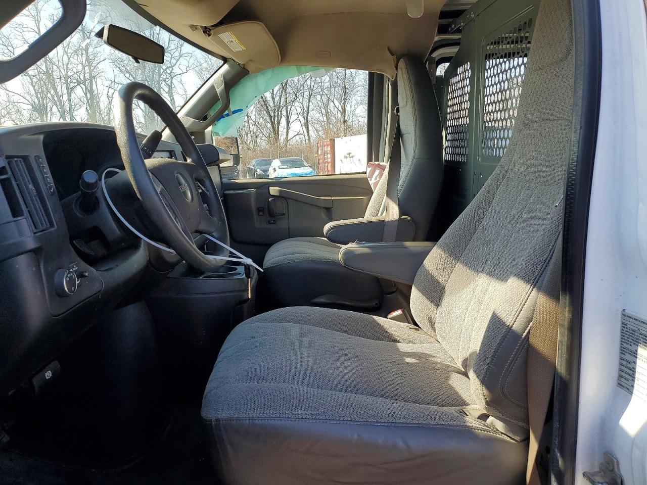 2017 GMC SAVANA 2500 CARGO UTILITY / SERVICE VAN photo 13
