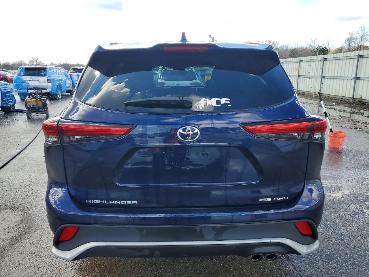 2021 TOYOTA HIGHLANDER XSE photo 11