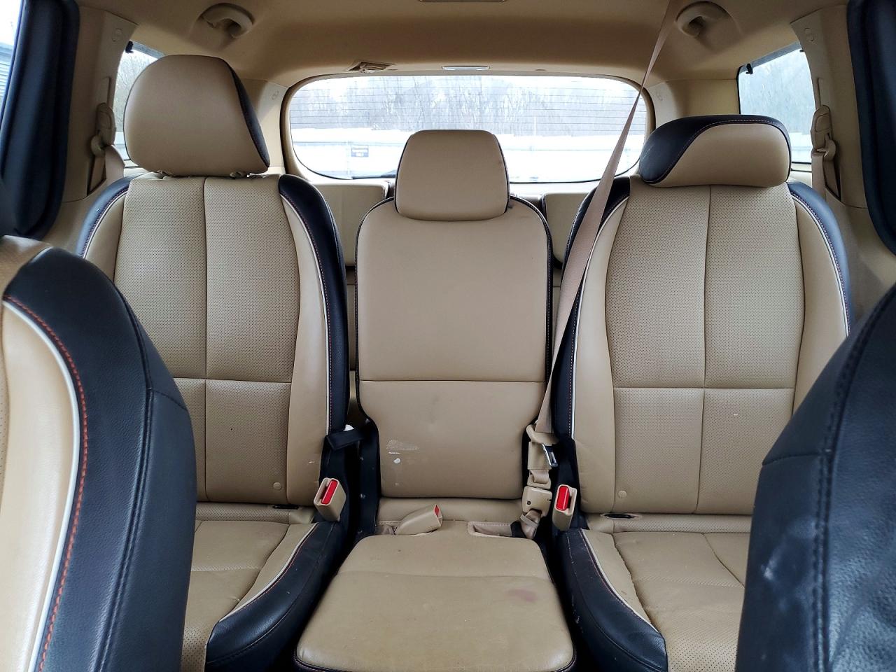 2017 KIA SEDONA LX photo 19