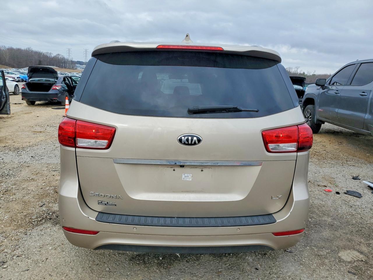 2017 KIA SEDONA LX photo 11