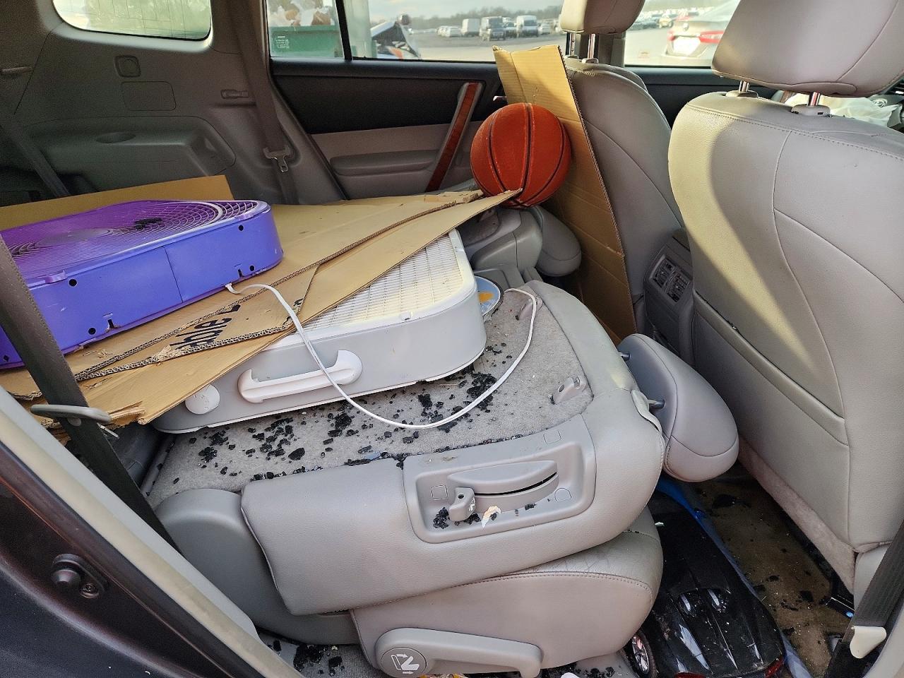 2008 TOYOTA HIGHLANDER LIMITED photo 19