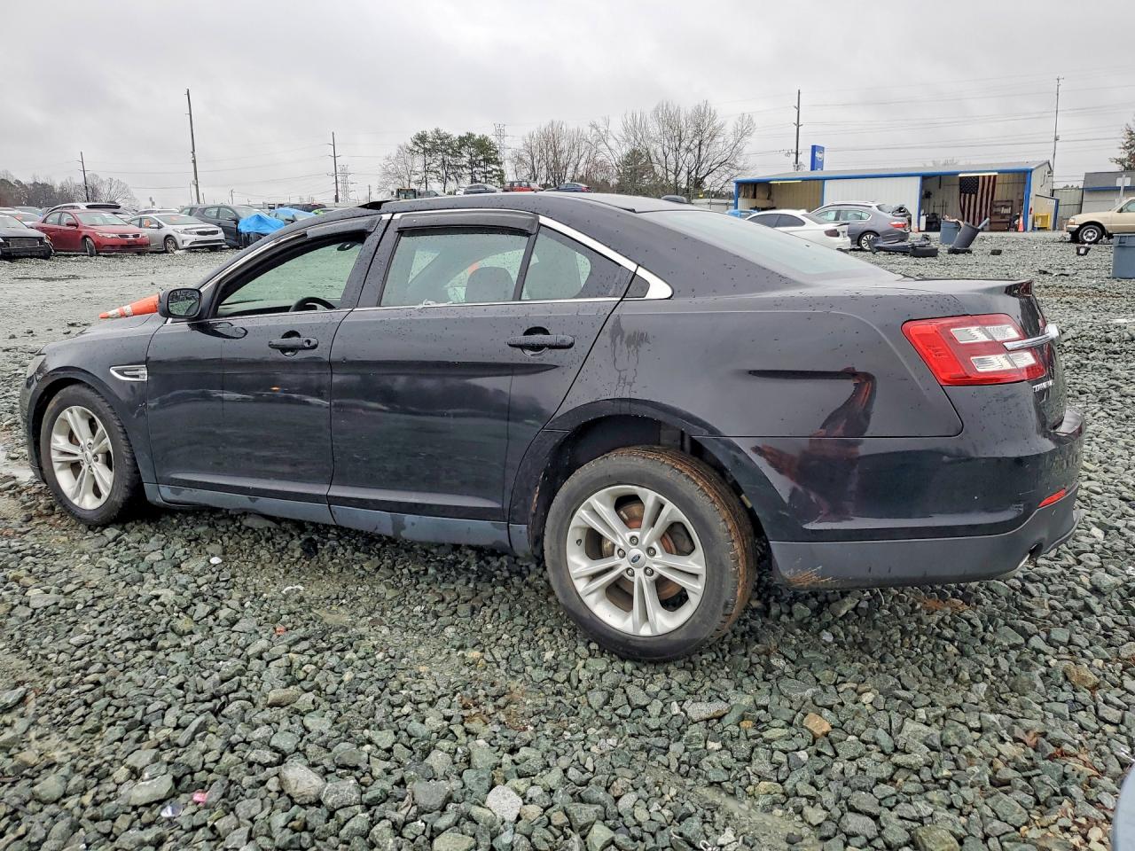 2016 FORD TAURUS SEL photo 3