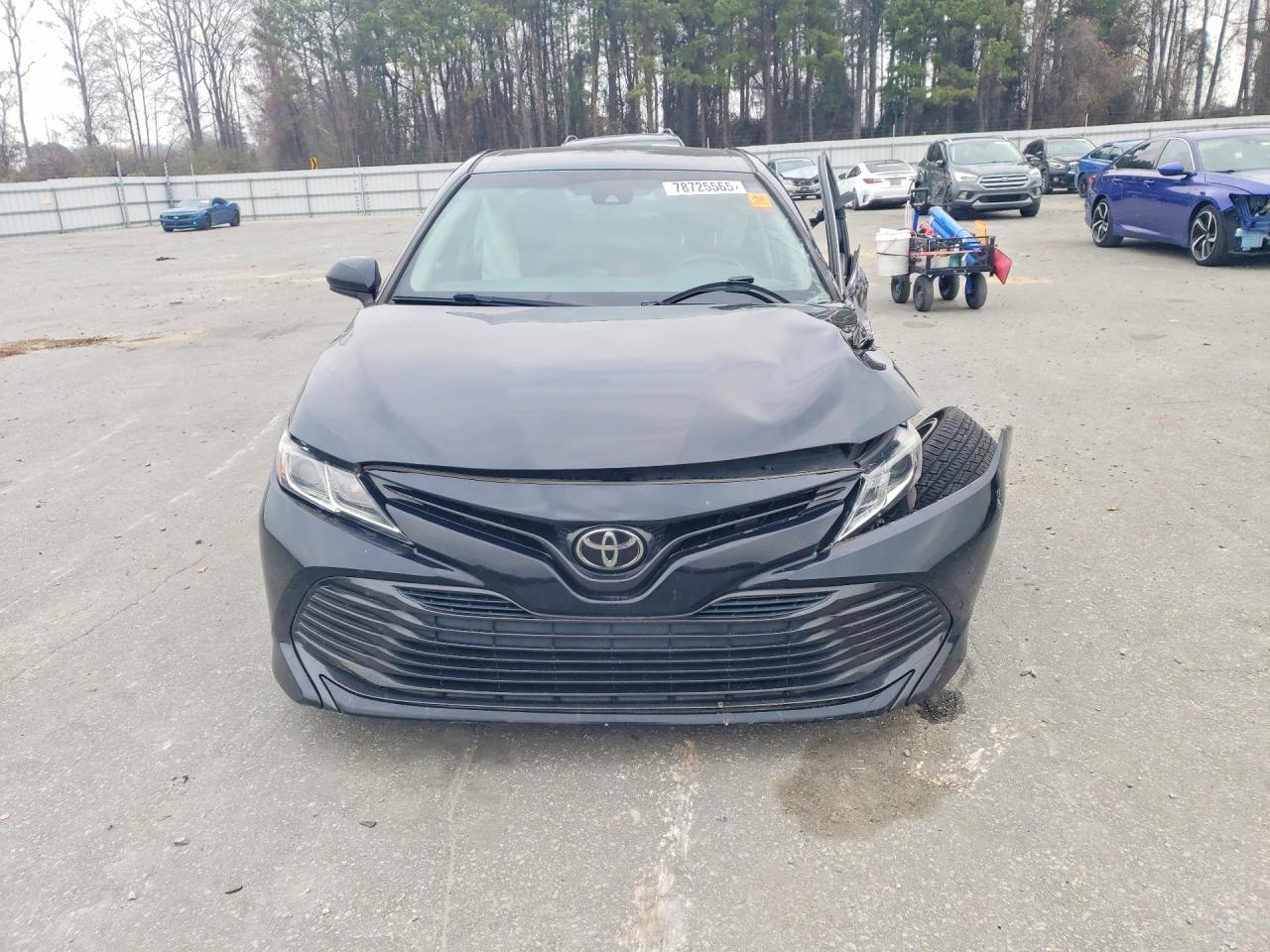 2018 TOYOTA CAMRY LE photo 5