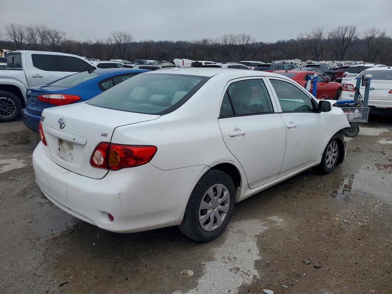 2010 TOYOTA COROLLA LE photo 3