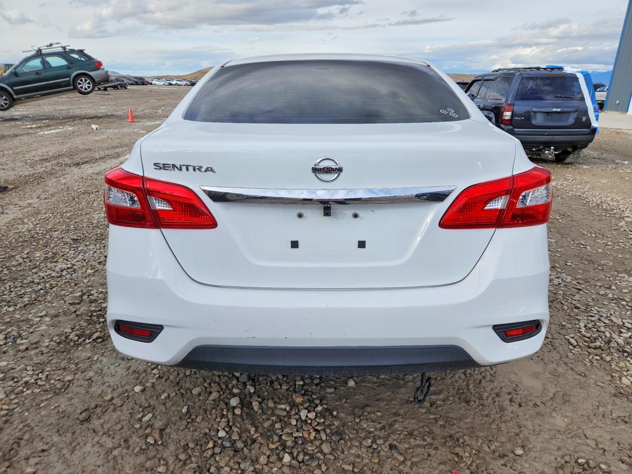 2016 NISSAN SENTRA S photo 6