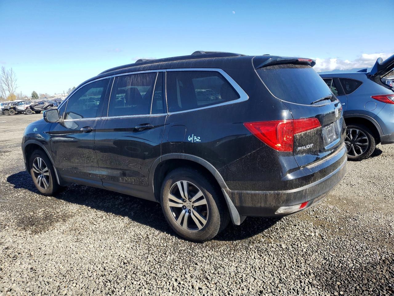 2016 HONDA PILOT EXL photo 4
