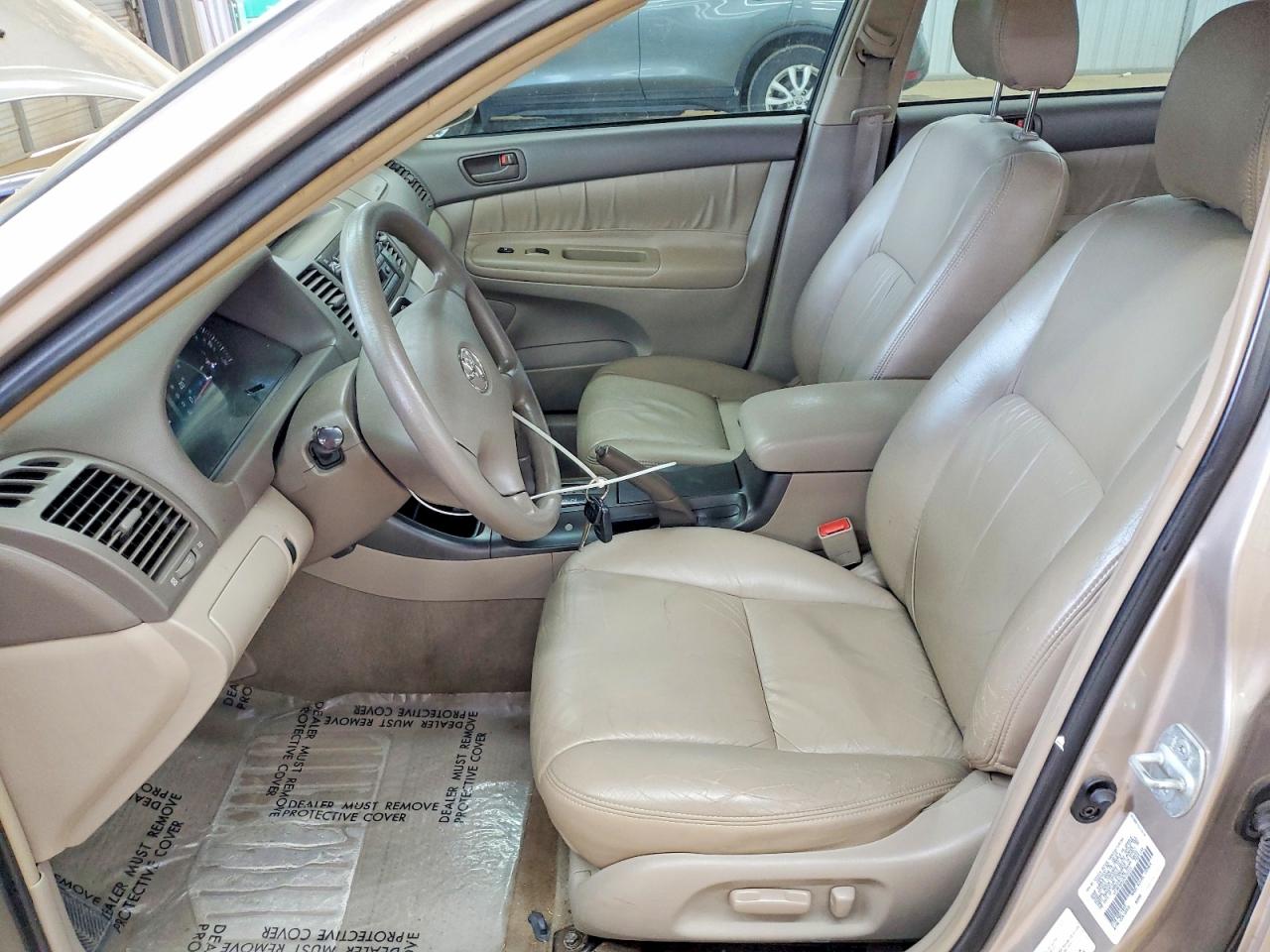 2003 TOYOTA CAMRY LE photo 13