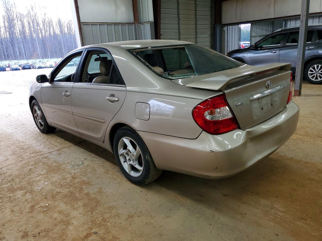 2003 TOYOTA CAMRY LE photo 3