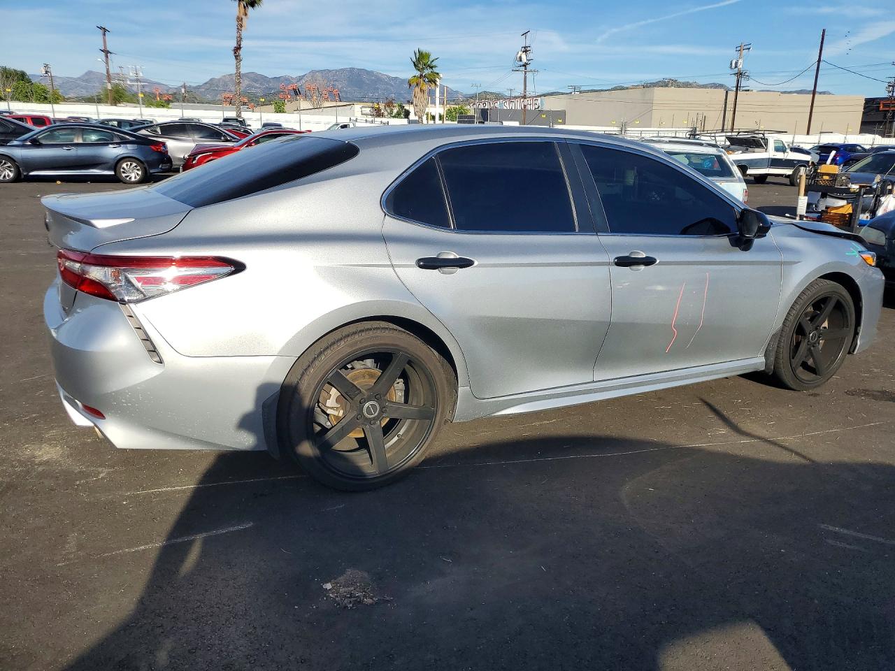 2018 TOYOTA CAMRY L photo 5