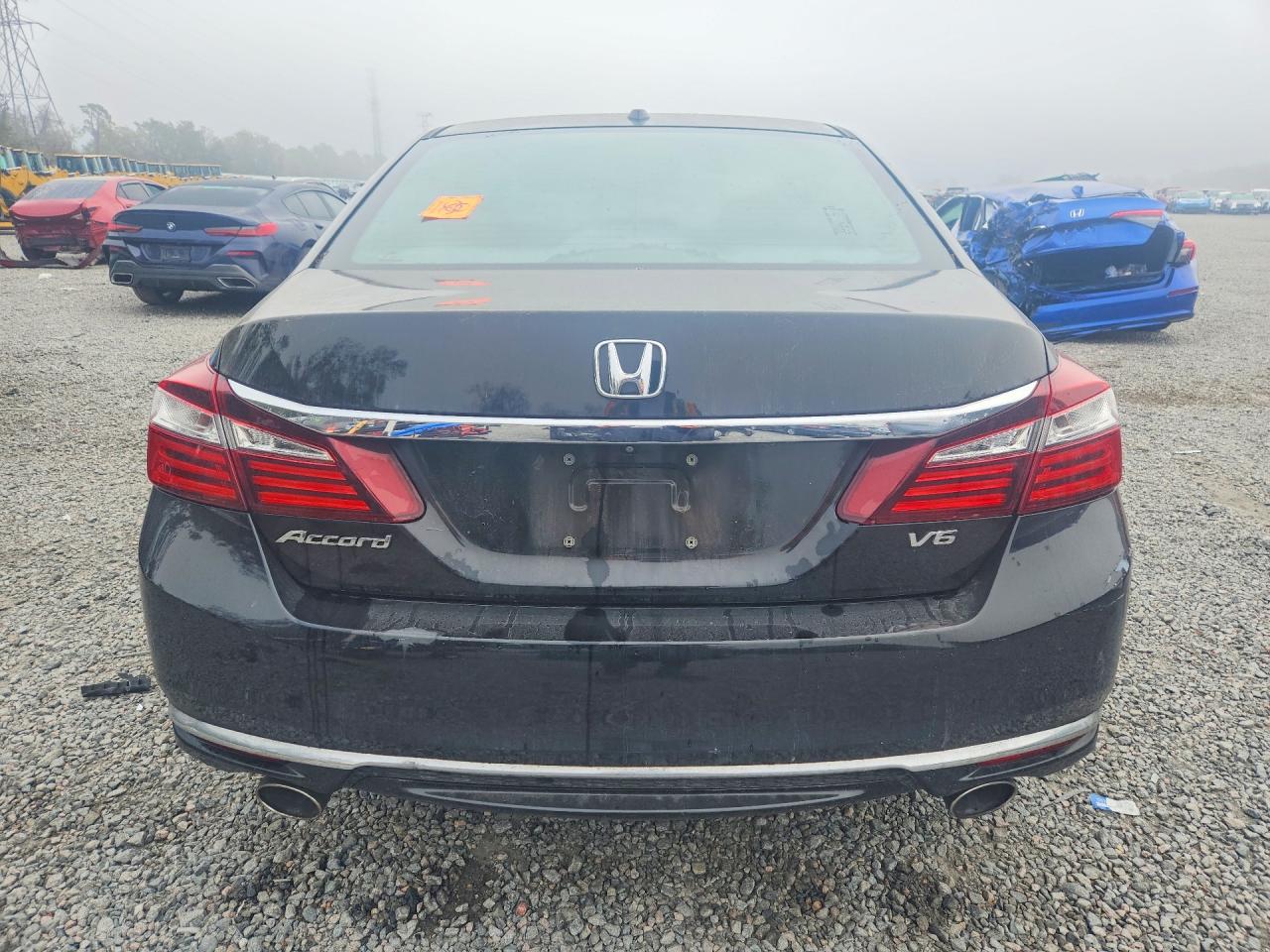 2016 HONDA ACCORD photo 11