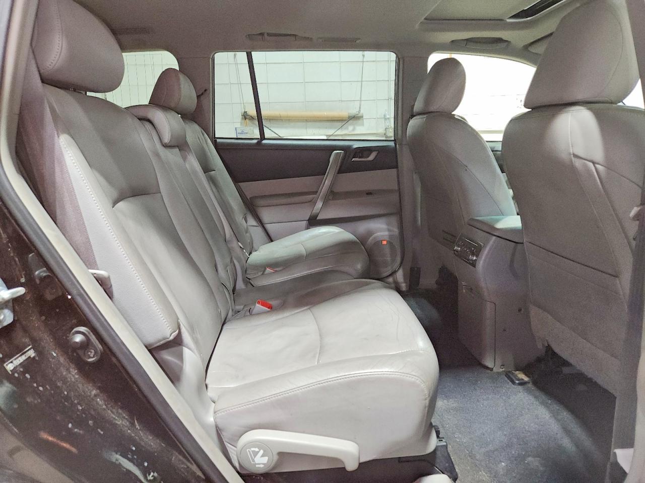 2012 TOYOTA HIGHLANDER HYBRID photo 11