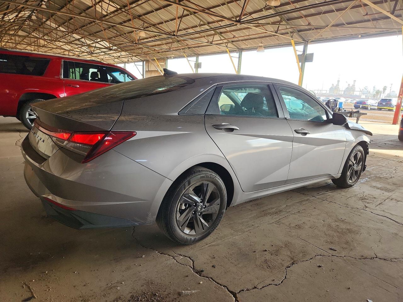 2023 HYUNDAI ELANTRA SEL photo 3