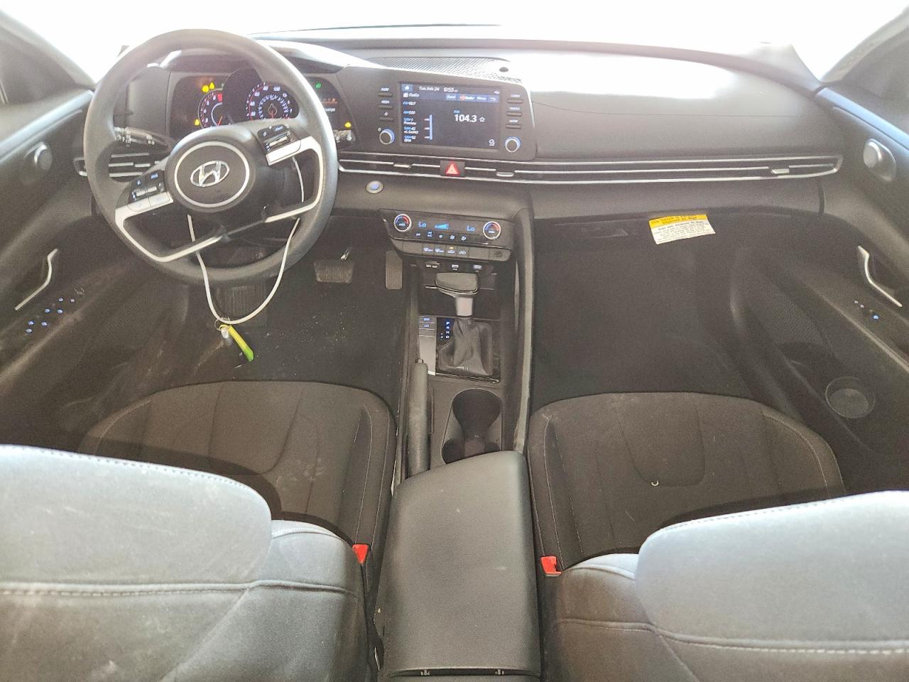 2023 HYUNDAI ELANTRA SEL photo 8