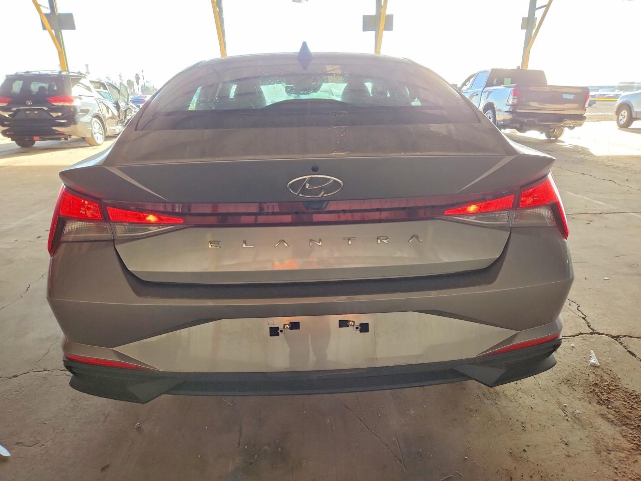 2023 HYUNDAI ELANTRA SEL photo 6
