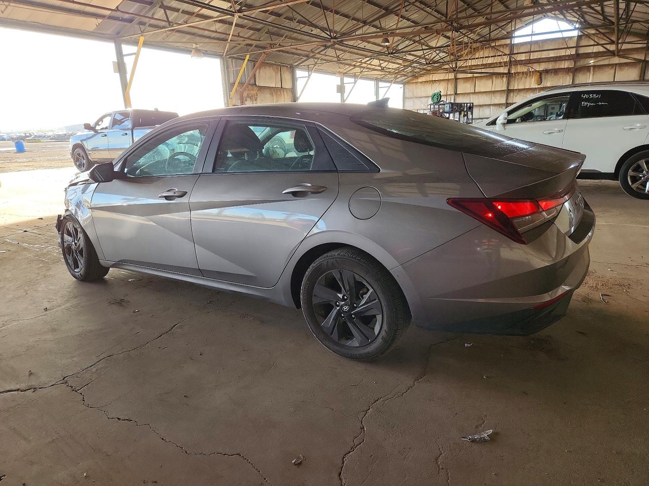 2023 HYUNDAI ELANTRA SEL photo 2
